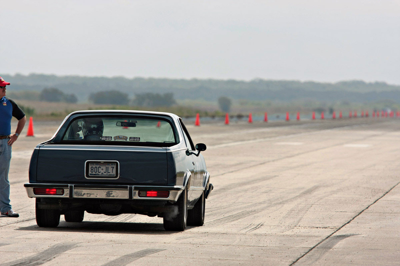 Illustration for article titled How To Drive 260 MPH Without Going To Jail